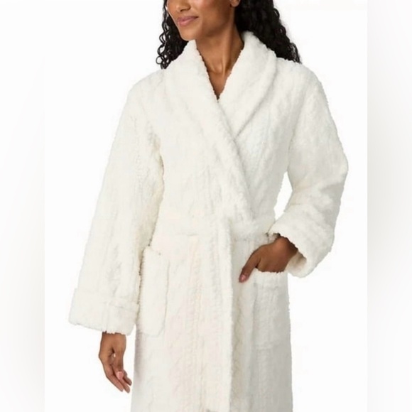 Cozy Women's Plush Long Robe - White - Picture 4 of 5